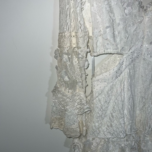 Avec Les Filles Women's Tiered Cutout Lace Minidress size 6 - Picture 11 of 16